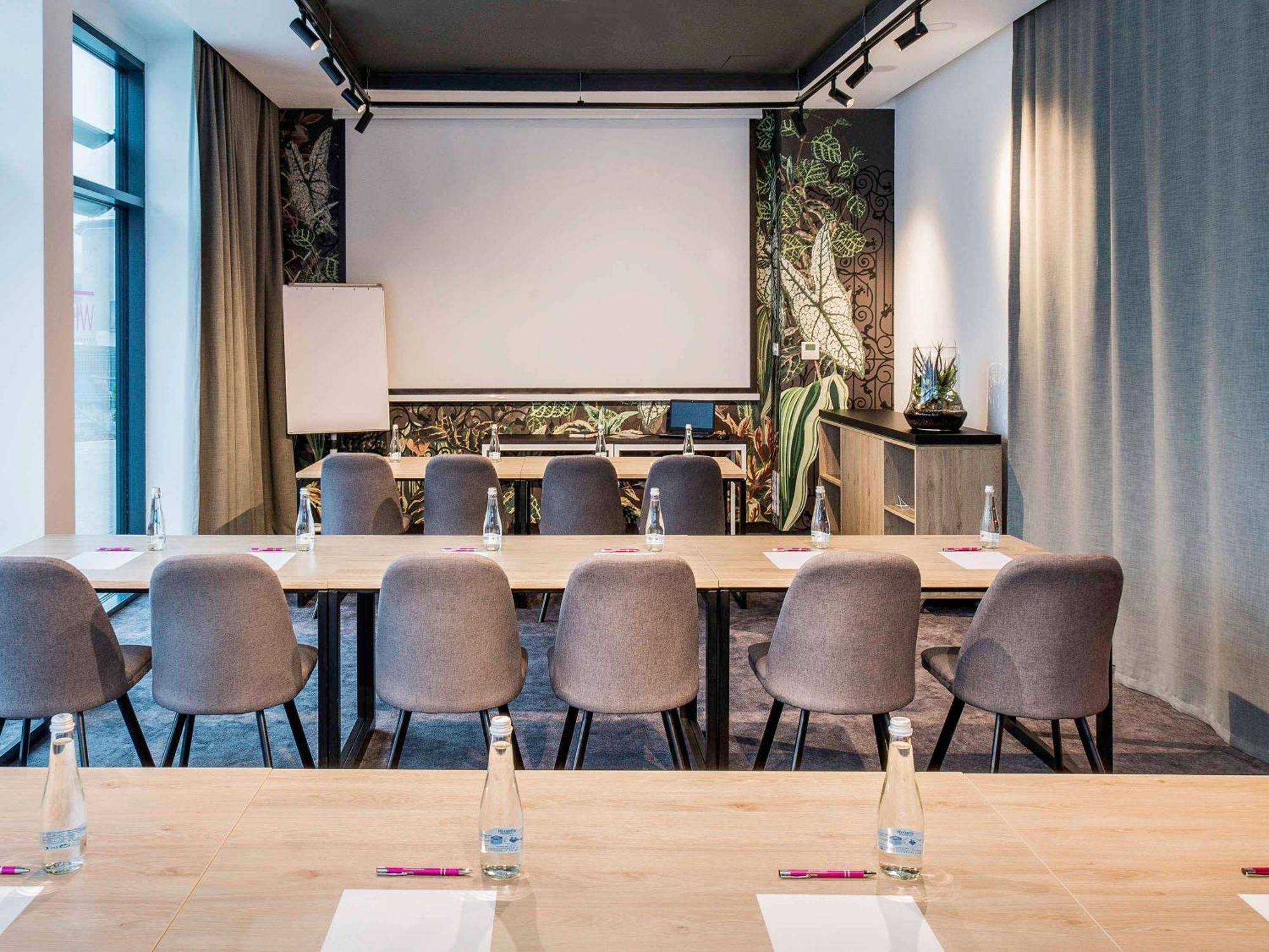 Готель Ibis Styles East 3*