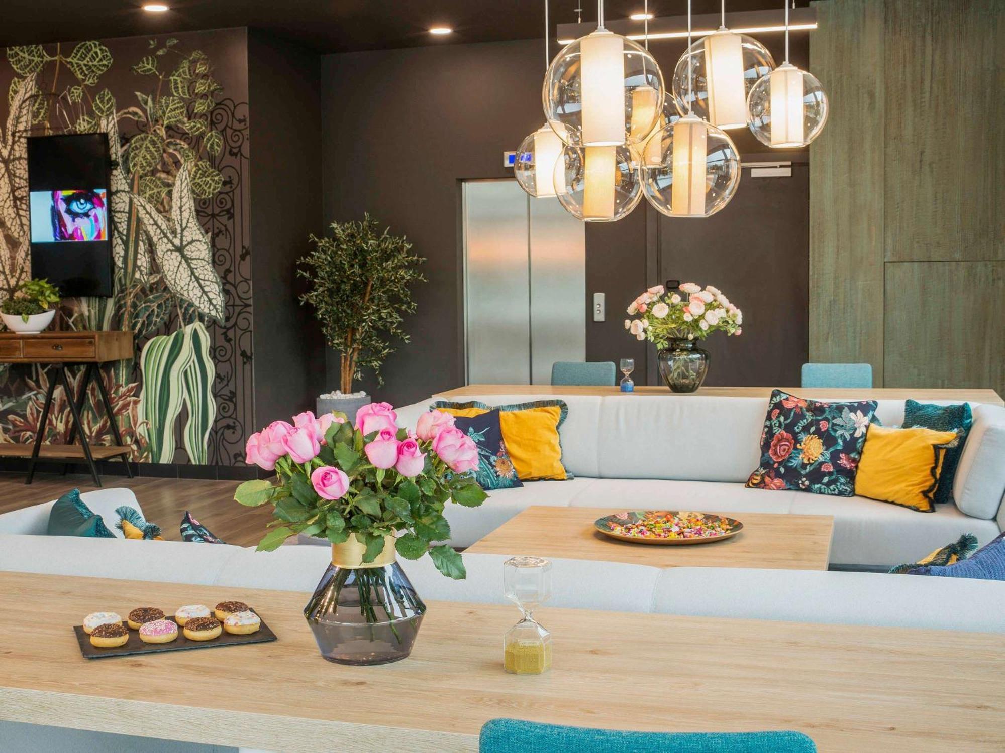 Ibis Styles East Готель 3*
